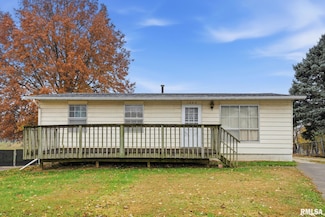 1495 Glenwood Dr, Le Claire, IA 52753