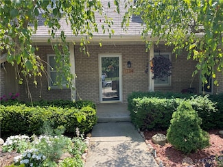 1734 Washington Landing Dr, Eaton, OH 45320