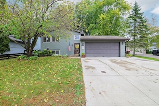 2349 Carlsbad Plaza, Woodbury, MN 55125