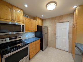 608 NE 2nd St Unit 136, Dania, FL 33004