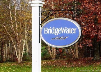 5 Stockbridge Dr, Avon, CT 06001