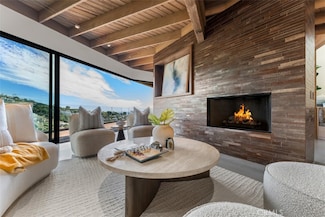 1074 Flamingo Rd, Laguna Beach, CA 92651