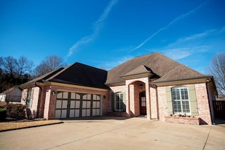 611 Berkeley Ct, Oxford, MS 38655