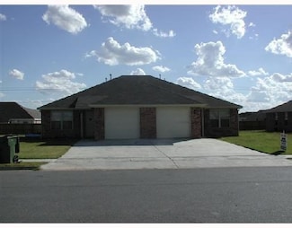 211 E Marietta Ct, Rogers, AR 72758