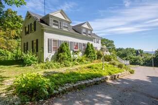 59 High St, Camden, ME 04843