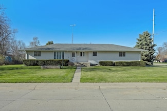 212 E 18th St, Schuyler, NE 68661