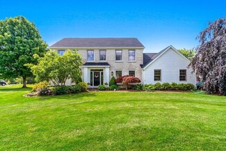 2511 Clubhouse Cir, Powell, OH 43065