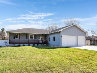 660 W Evergreen St, Essex, IL 60935