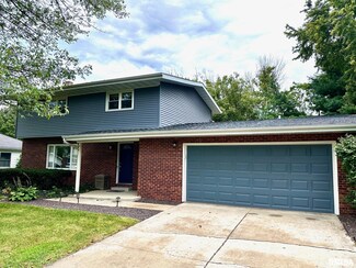 34 Ivywood Dr, Jacksonville, IL 62650