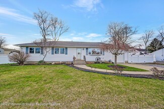 552 Oakhollow Ln, Lanoka Harbor, NJ 08734