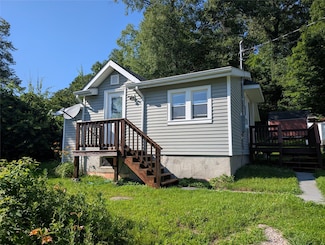 51 Empire Dr, Patterson, NY 12563