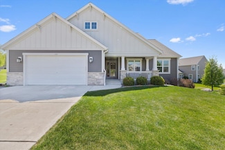 1325 Macintosh Way, Mukwonago, WI 53149