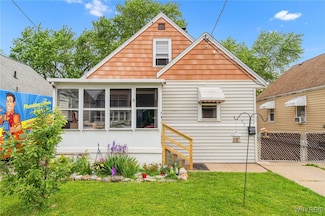 34 Spaulding St, Buffalo, NY 14220