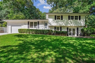 2621 Pass Cir, Gainesville, GA 30506
