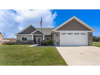 522 7th Ave SE, Saint Joseph, MN 56374
