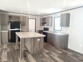 351 Cochise Dr, Ferris, TX 75125