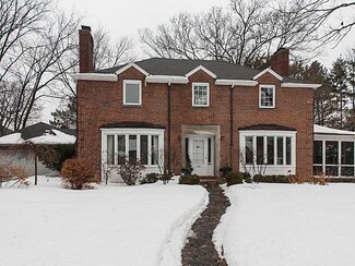 529 Earlston Rd, Kenilworth, IL 60043