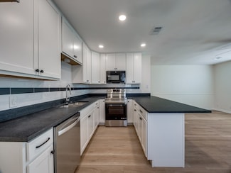 1721 W Walker St, Denison, TX 75020