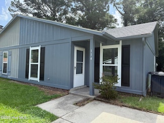 114 Village Cir, Jacksonville, NC 28546