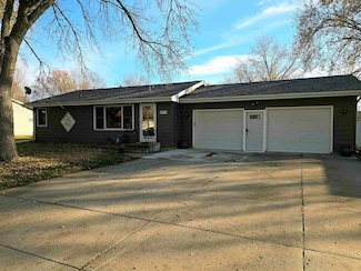 528 E 17th St, Spencer, IA 51301