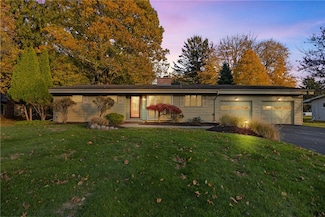 38 White Village Dr, Rochester, NY 14625