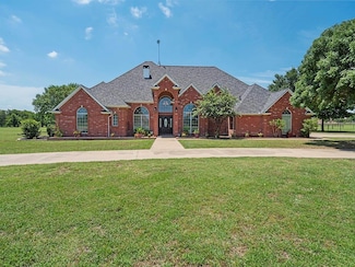 181 King Ranch Ct, Fort Worth, TX 76108