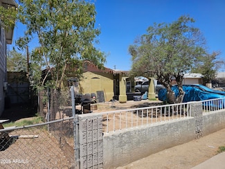 6706 N 54th Dr, Glendale, AZ 85301