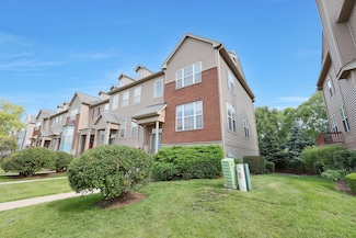 64 Village Station Ln, Grayslake, IL 60030