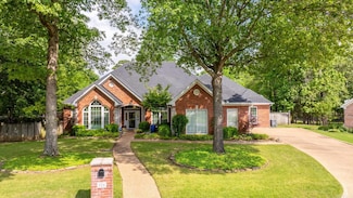 124 Southshore Dr, Maumelle, AR 72113