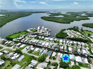 540 Coconut Ave, Goodland, FL 34140