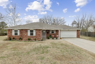 302 Rock Rd, McAlester, OK 74501