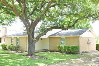 2705 Renwick Dr, Carrollton, TX 75007