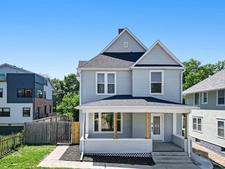 914 S 33rd St, Omaha, NE 68105