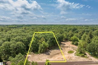 4665 Leaning Birch Dr Unit 3, Traverse City, MI 49685