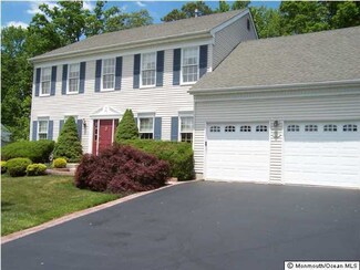 34 Vardon Way, Farmingdale, NJ 07727