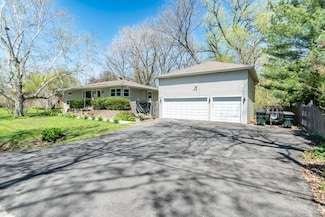 552 11th St, Kenosha, WI 53140