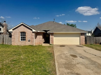 2408 W Park Place, Moore, OK 73160