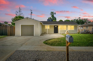 2543 E Ashcroft Ave, Fresno, CA 93726