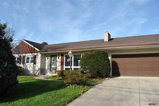 34 Main St, Yorkana, PA 17406