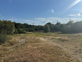 633 Lariat Ln, White Settlement, TX 76108