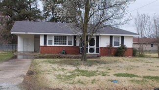 1100 W 5th St, Fulton, KY 42041