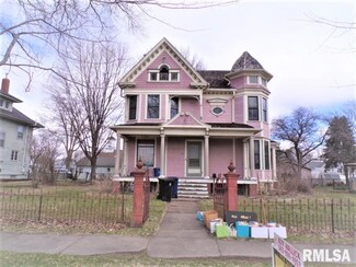 104 E 7th St, Tipton, IA 52772