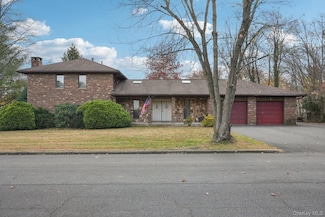 24 Brenda Ln, Bardonia, NY 10954