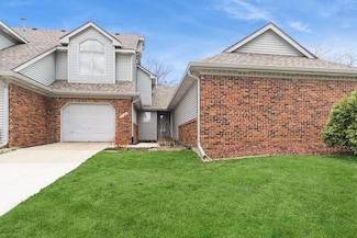 6868 Sharon Dr, Urbandale, IA 50322