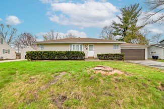 7019 Seminole Dr, Wonder Lake, IL 60097