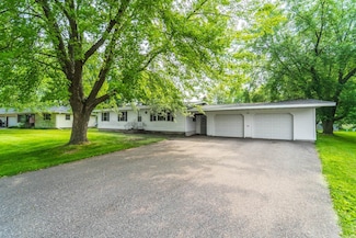 204 E Walnut St, Spencer, WI 54479