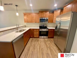 6537 Maple View Dr, Lincoln, NE 68512