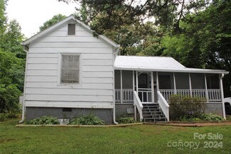 101 Bay St, Morganton, NC 28655