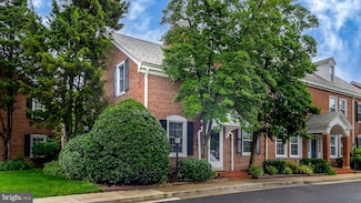 4421 36th St S Unit 1107, Arlington, VA 22206