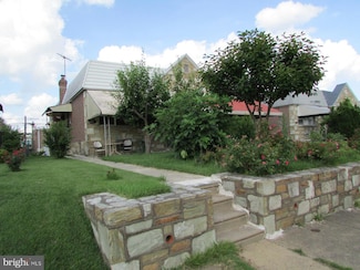 2117 Solly Ave, Philadelphia, PA 19152